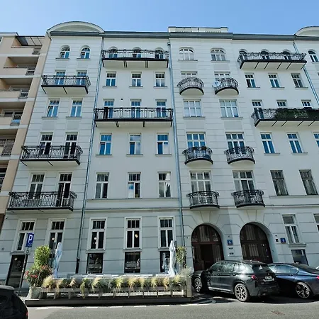 Urbannestgroup - View N8 Apartment *